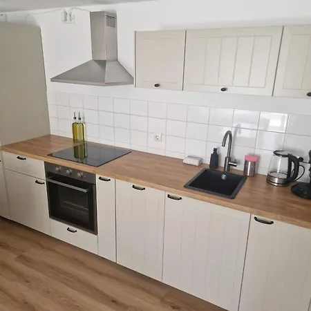 Bergidylle- Saniert Und Hochwertig Mit Massivholzmoebeln, Sonnenterrasse In Der Natur, Fussgaengig Ins Zentrum Διαμέρισμα *