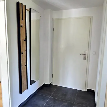 Bergidylle- Saniert Und Hochwertig Mit Massivholzmoebeln, Sonnenterrasse In Der Natur, Fussgaengig Ins Zentrum